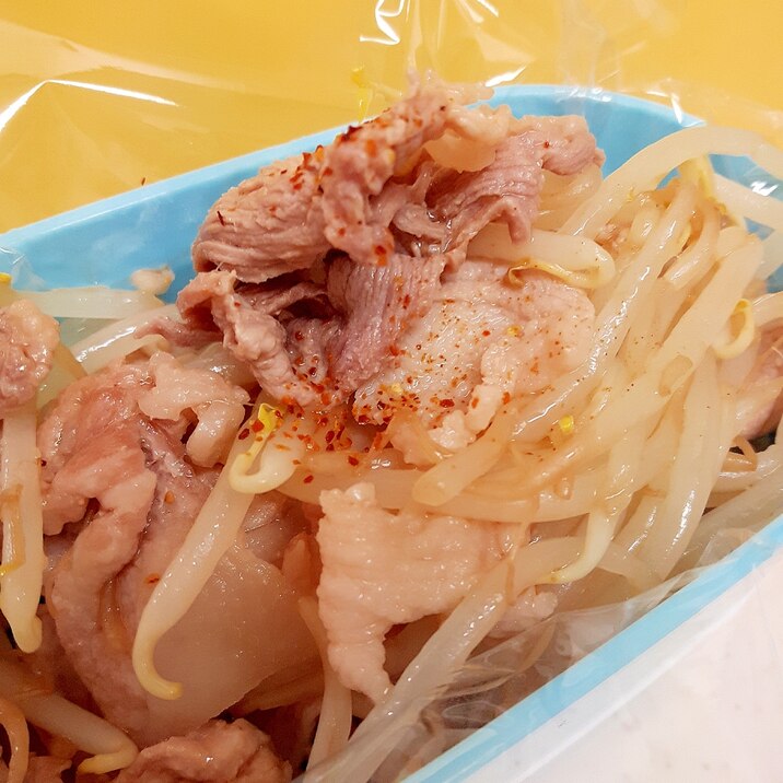 高血圧対策(^_-)ゆで豚肉ともやしの黒酢醤油♪